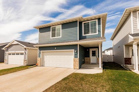 1567 68th Avenue S Fargo ND 58104