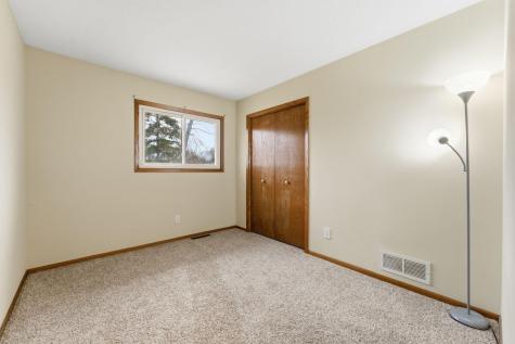 1533 79th Avenue N Brooklyn Park MN 55444