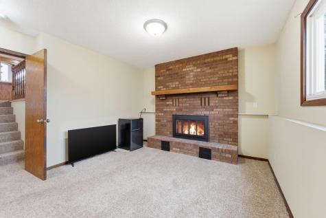 1533 79th Avenue N Brooklyn Park MN 55444