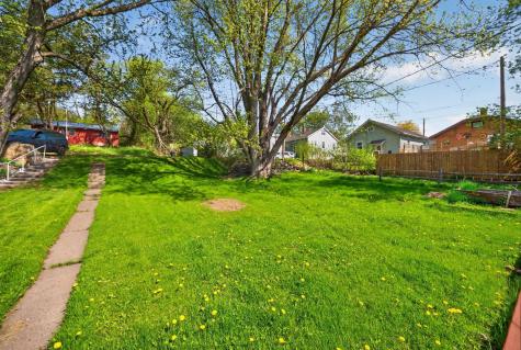 2711 W 9th Street Duluth MN 55806