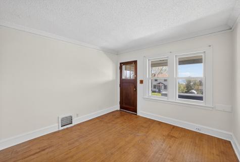 2711 W 9th Street Duluth MN 55806