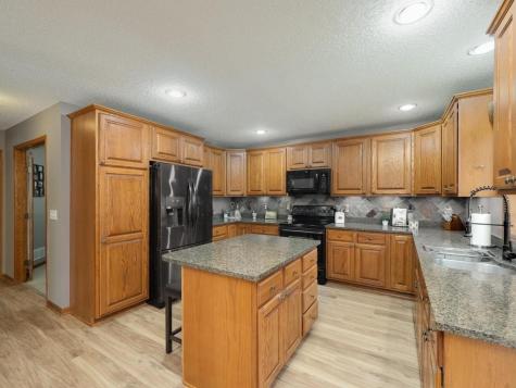 10154 Noble Court N Brooklyn Park MN 55443