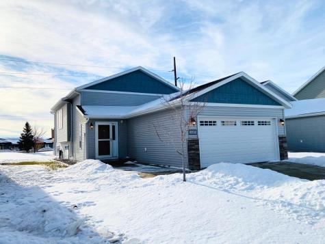 445 Foxtail Drive E West Fargo ND 58078