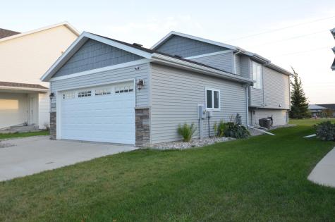 445 Foxtail Drive E West Fargo ND 58078