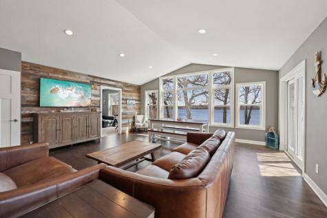 4731 109th Avenue Clear Lake MN 55319