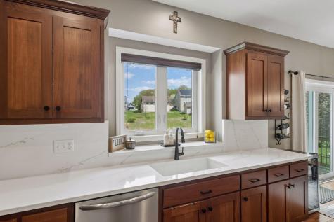 2109 Valley Creek Lane Shakopee MN 55379