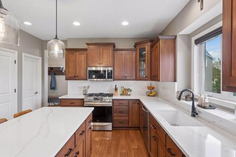 2109 Valley Creek Lane Shakopee MN 55379