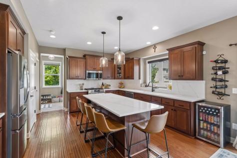 2109 Valley Creek Lane Shakopee MN 55379