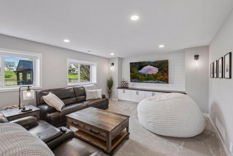 2109 Valley Creek Lane Shakopee MN 55379