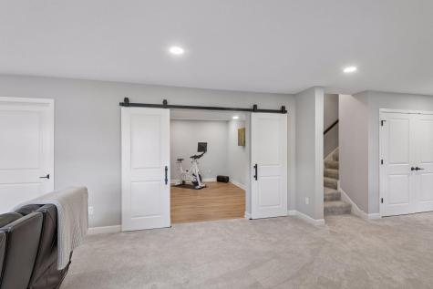 2109 Valley Creek Lane Shakopee MN 55379