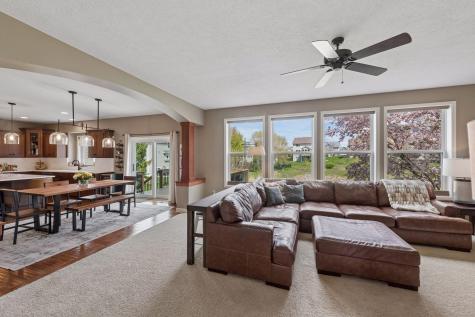 2109 Valley Creek Lane Shakopee MN 55379