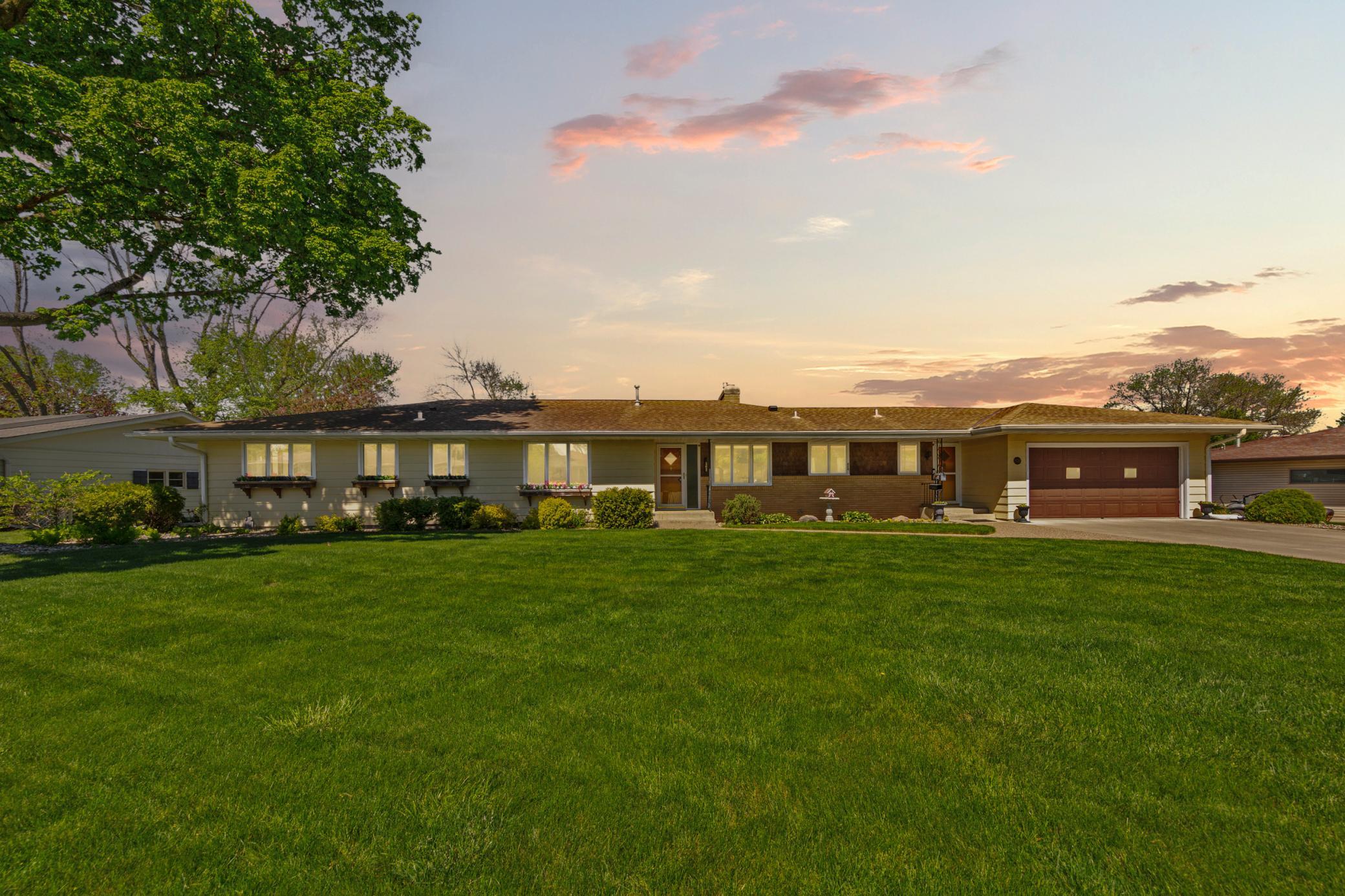 808 Hillcrest Drive Montgomery MN 56069
