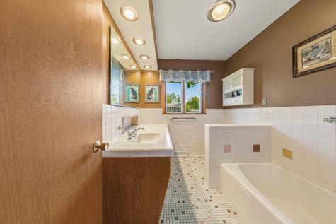 808 Hillcrest Drive Montgomery MN 56069