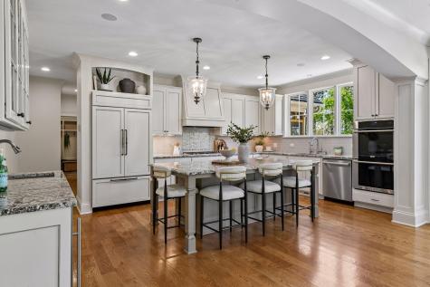 6671 Amberwood Lane Chanhassen MN 55317