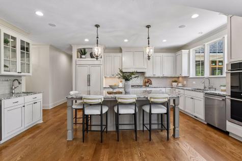 6671 Amberwood Lane Chanhassen MN 55317