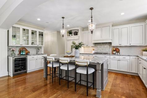 6671 Amberwood Lane Chanhassen MN 55317