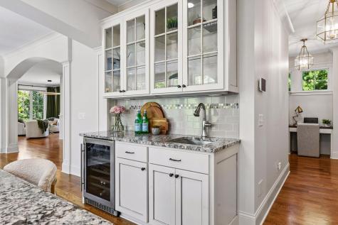6671 Amberwood Lane Chanhassen MN 55317