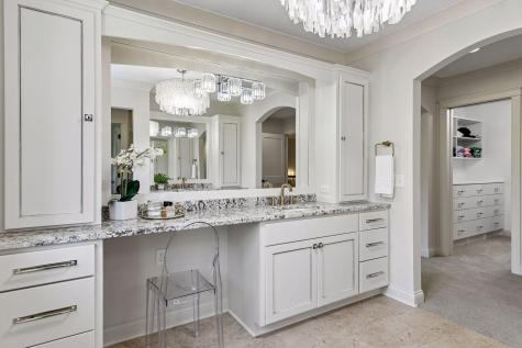 6671 Amberwood Lane Chanhassen MN 55317
