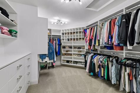 6671 Amberwood Lane Chanhassen MN 55317