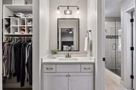 6671 Amberwood Lane Chanhassen MN 55317