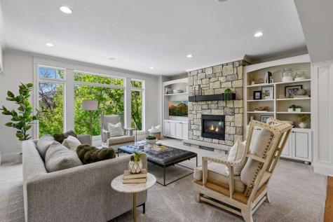 6671 Amberwood Lane Chanhassen MN 55317