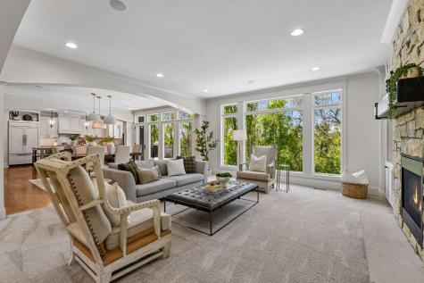 6671 Amberwood Lane Chanhassen MN 55317
