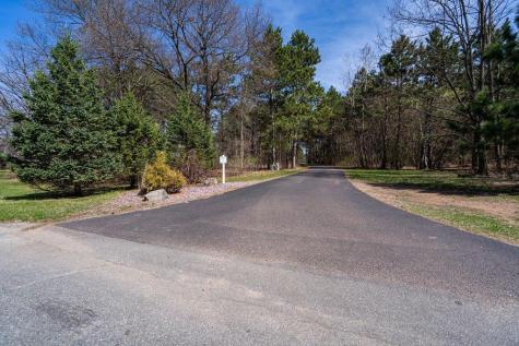 4437 Old Wells Road Eau Claire WI 54703