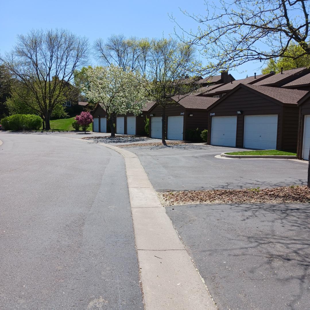 2445 Crestwood Drive North Saint Paul MN 55109