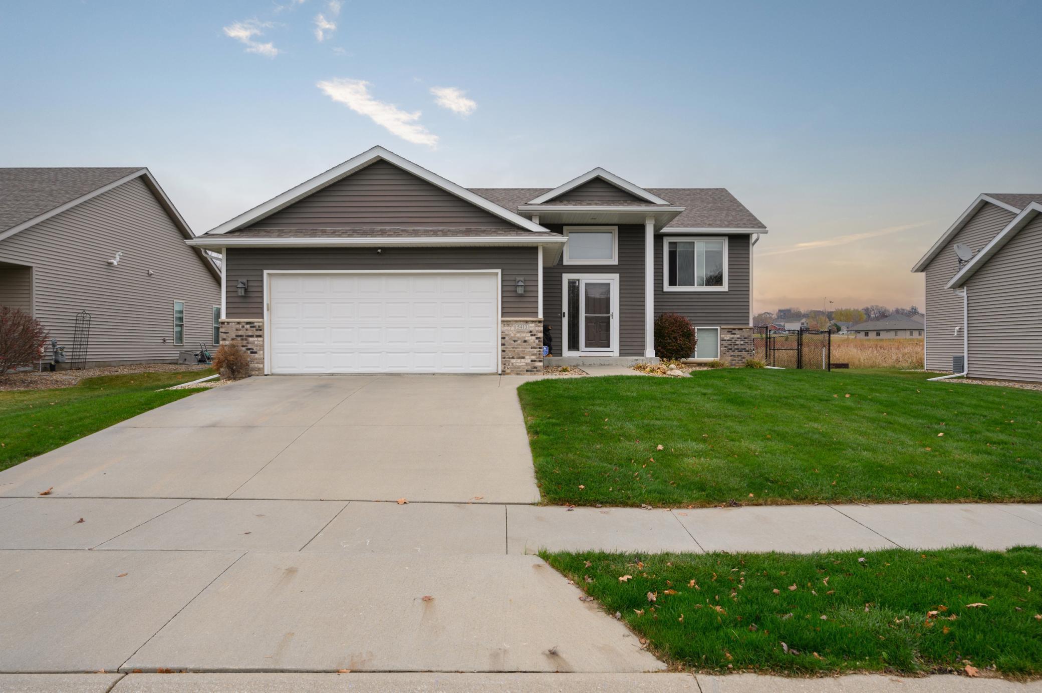 5413 Weatherstone Drive NW Rochester MN 55901