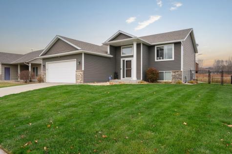 5413 Weatherstone Drive NW Rochester MN 55901