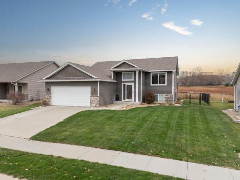 5413 Weatherstone Drive NW Rochester MN 55901
