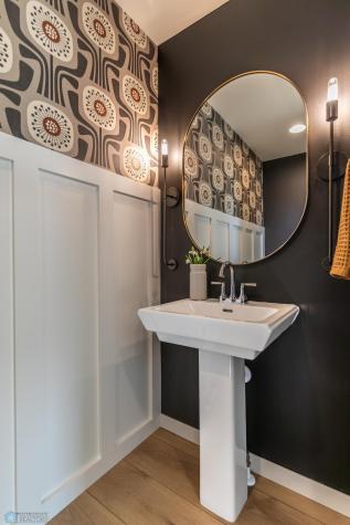 6841 Sunrise Point Horace ND 58047