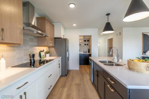 6841 Sunrise Point Horace ND 58047