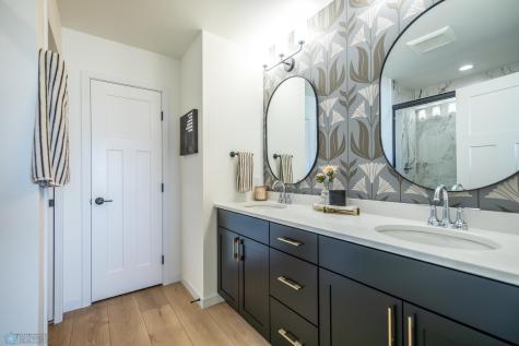 6841 Sunrise Point Horace ND 58047