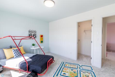 6841 Sunrise Point Horace ND 58047