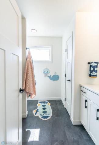 6841 Sunrise Point Horace ND 58047