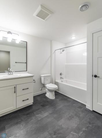 6841 Sunrise Point Horace ND 58047