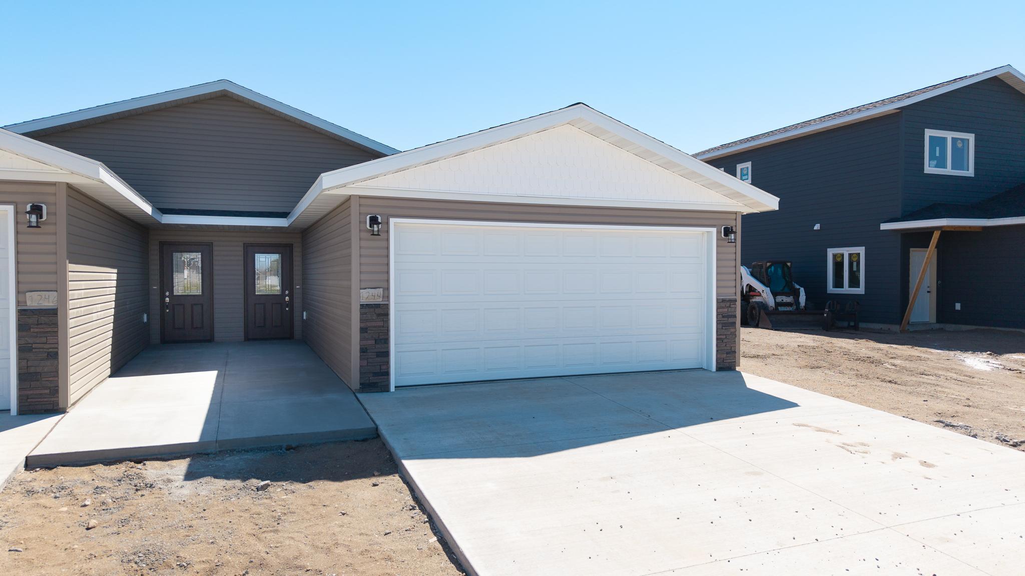 1244 4th Avenue NW Valley City ND 58072