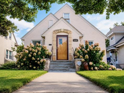 1654 Juno Avenue Saint Paul MN 55116
