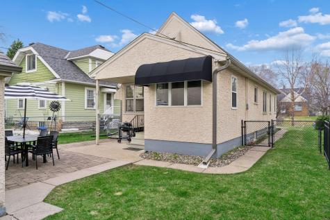 1654 Juno Avenue Saint Paul MN 55116