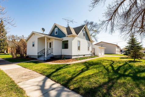 711 Oak Street Lisbon ND 58054
