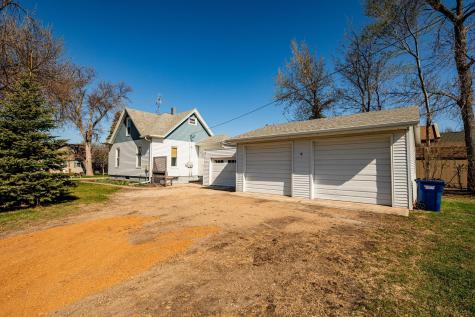 711 Oak Street Lisbon ND 58054
