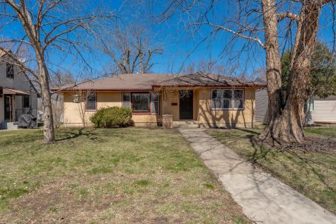 709 Shakopee Avenue E Shakopee MN 55379
