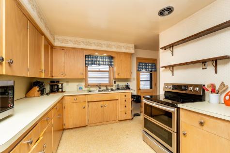 709 Shakopee Avenue E Shakopee MN 55379
