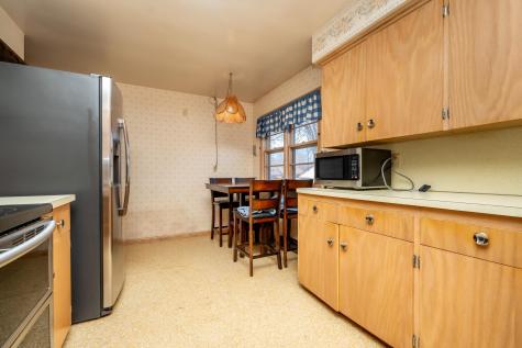 709 Shakopee Avenue E Shakopee MN 55379