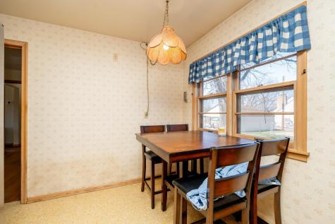 709 Shakopee Avenue E Shakopee MN 55379