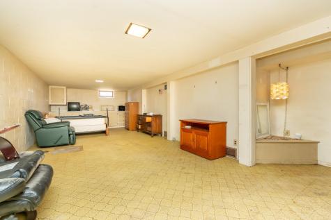 709 Shakopee Avenue E Shakopee MN 55379