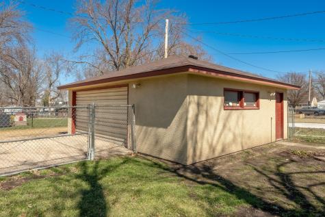 709 Shakopee Avenue E Shakopee MN 55379