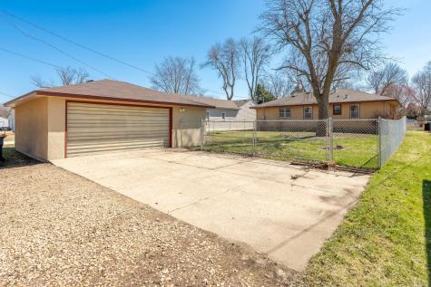 709 Shakopee Avenue E Shakopee MN 55379