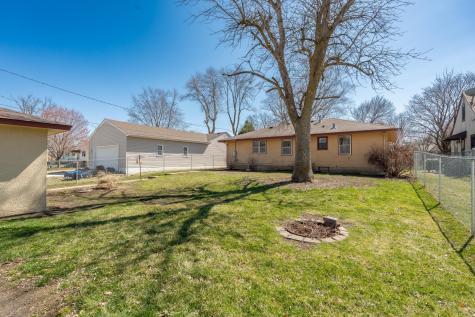 709 Shakopee Avenue E Shakopee MN 55379